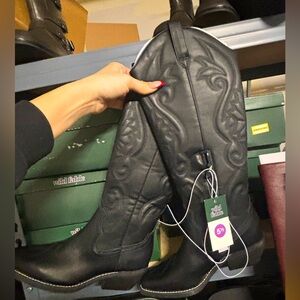 Black cow girl boots